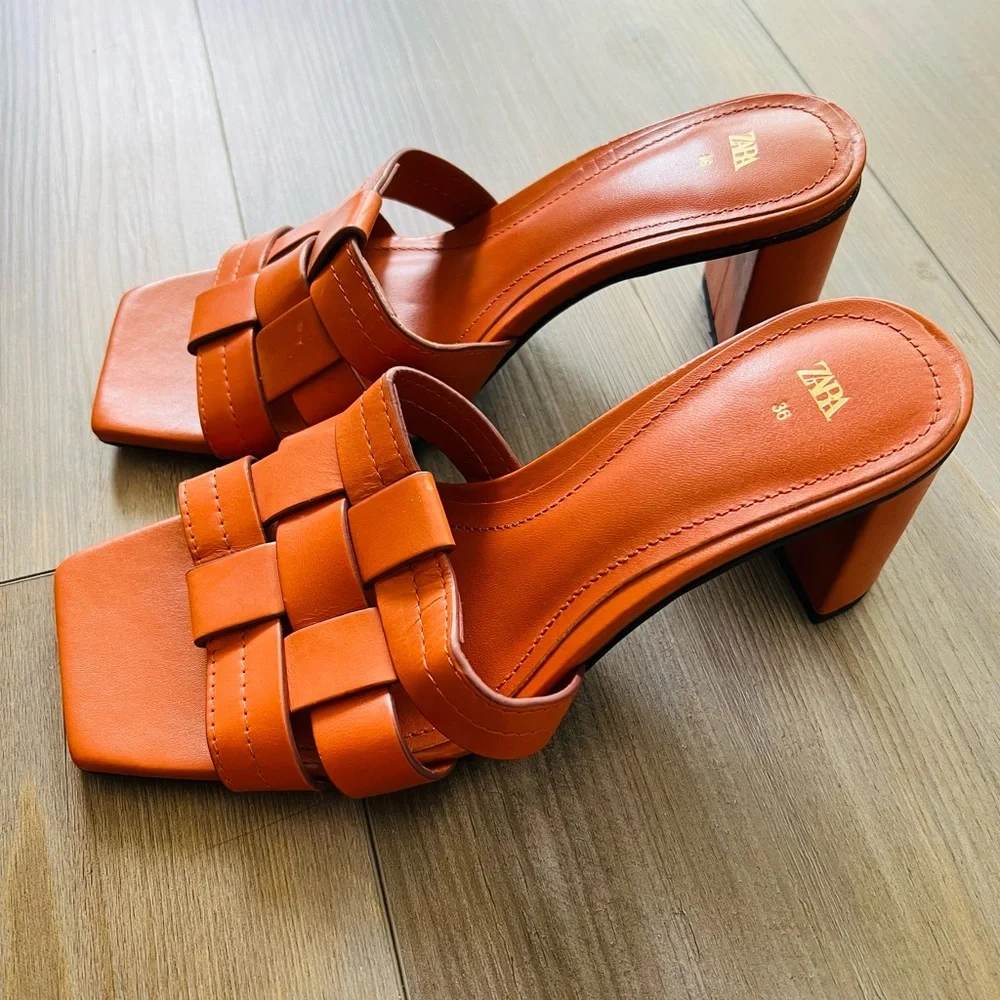 Zara - Picture 2 of 5